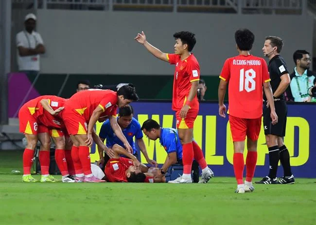 Người chơi sử dụng ứng dụng f18678 trên điện thoại